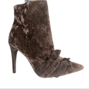 8 by Yoox velvet and leather 4” heeled booties made in Italy size 38